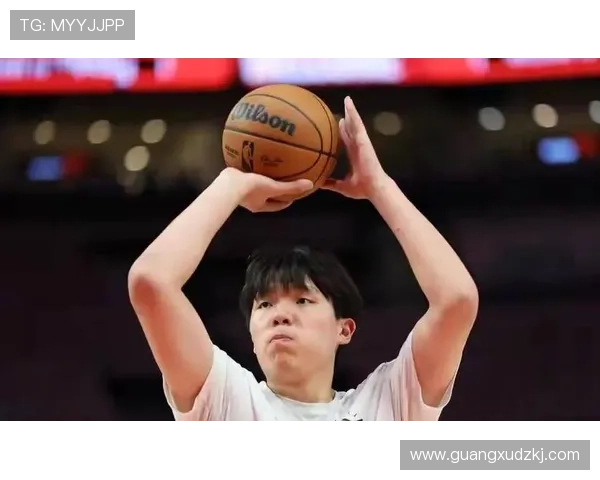 杨瀚森替补登场两罚全中首度得分 迎来NBA常规赛首秀亮眼表现