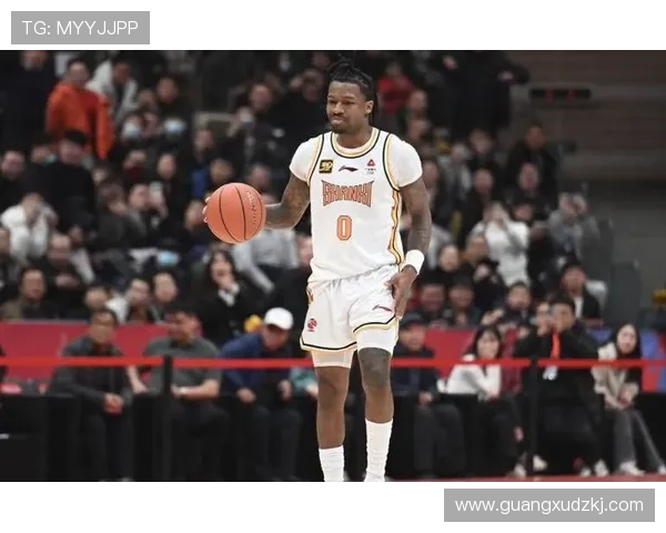 古德温反击分球精准传递 原帅底角三分神准命中带队逆袭